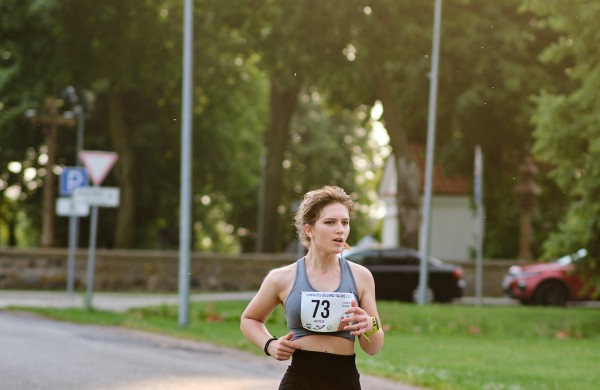 Jonavos bėgimo taurės 2022 II-as etapas bėgikus sukvietė į Žeimių miestelį