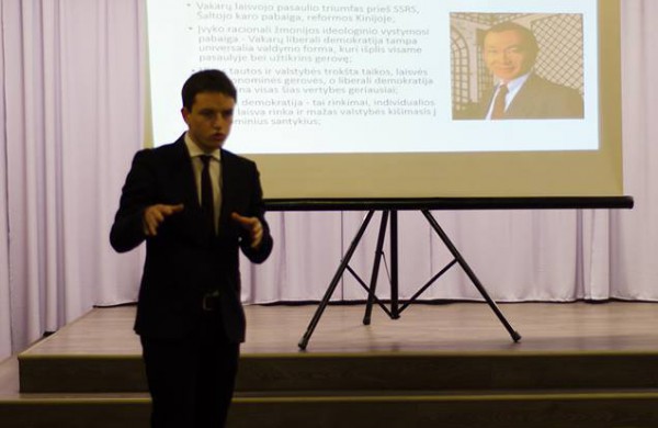 Jonavoje – neeilinis diskusijų vakaras