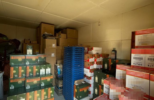 Atlikus kratas – rastas didelis kiekis nelegalaus alkoholio ir tabako gaminių