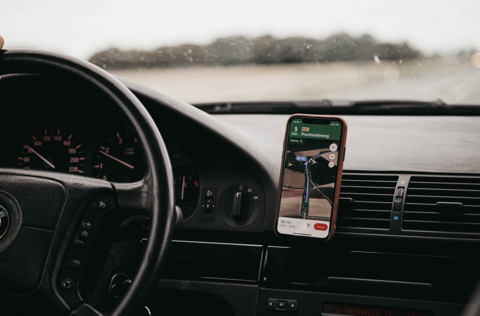 Valstybės dieną minėsite kitame mieste? Viena paprasta „Google Maps“ gudrybė leis aplenkti kamščius