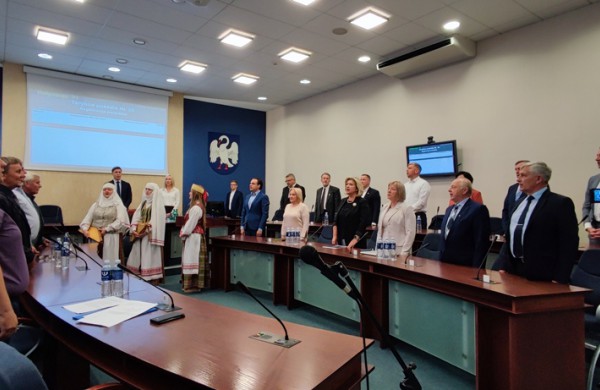 Iškilmingame posėdyje J.K. Sungailai suteiktas Jonavos rajono Garbės piliečio vardas