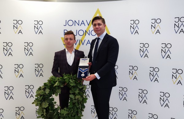 Iškilmingame posėdyje J.K. Sungailai suteiktas Jonavos rajono Garbės piliečio vardas