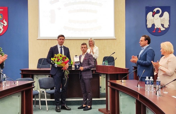 Iškilmingame posėdyje J.K. Sungailai suteiktas Jonavos rajono Garbės piliečio vardas