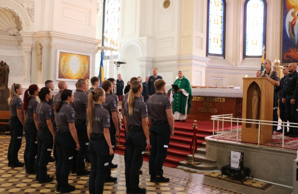 Kauno apskrities policijos gretas papildė beveik dvi dešimtys pareigūnų