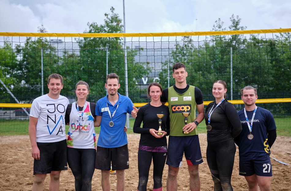 Lietingą liepos 6 dieną - tradicinis Karaliaus Mindaugo ir Karalienės Mortos paplūdimio tinklinio taurės turnyras