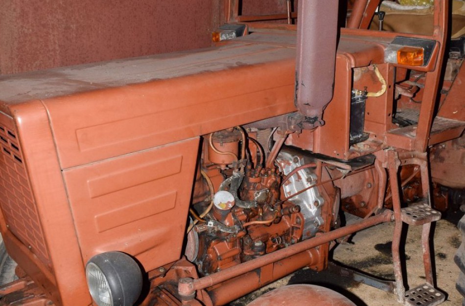 Transporto priemonės traktoriaus T-25 A3 su priekaba pakartotinis pardavimo aukcionas