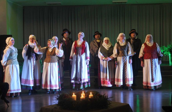 Adventinis vakaras – su burtais ir archajinio folkloro grupe