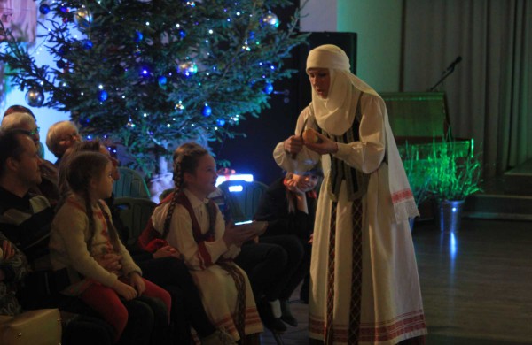 Adventinis vakaras – su burtais ir archajinio folkloro grupe