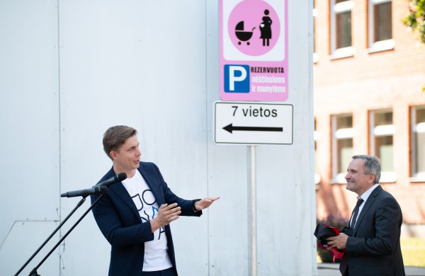 Jonavos ligoninėje gimdyves pasitinka nauja stovėjimo aikštelė