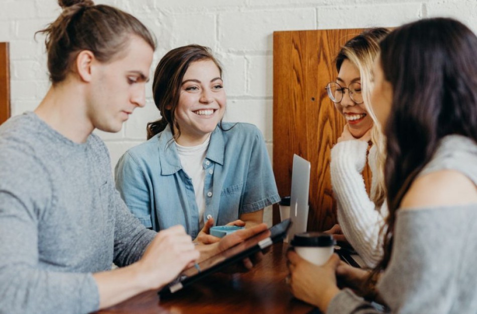 Būsimiems studentams stipendijas siūlo ir ministerijos, ir verslas