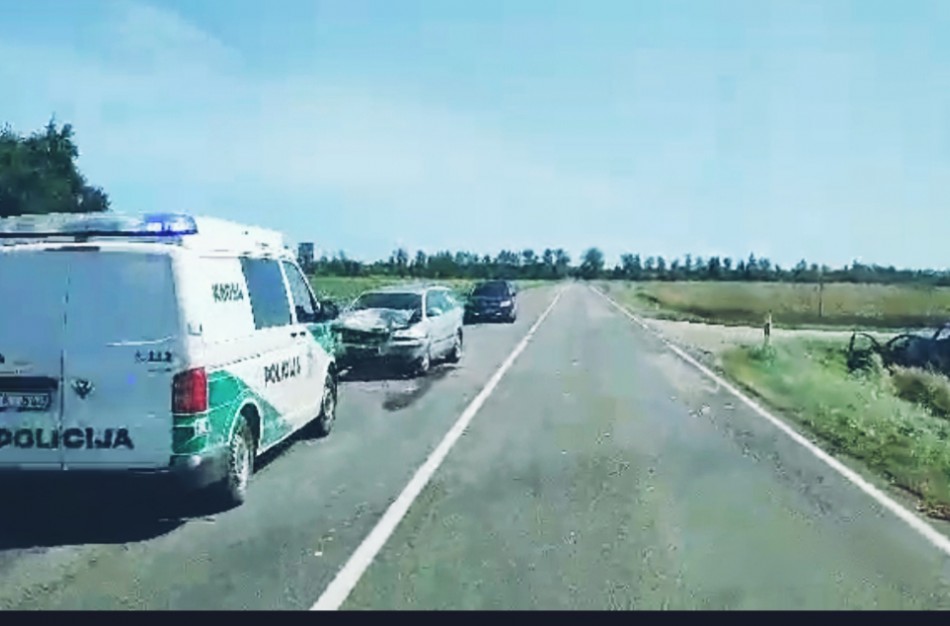Kelyje Jonava - Kėdainiai įvykus eismo įvykiui, nukentėjo 4 žmonės
