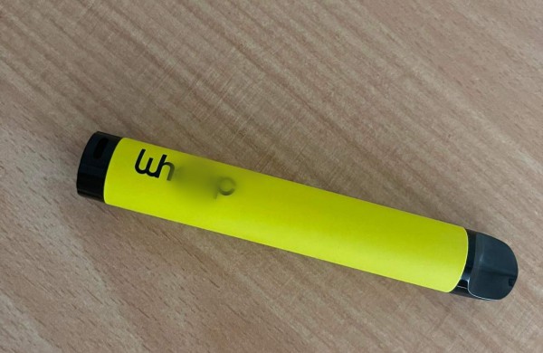 Jonavos ,,Circle K" elektroninę cigaretę pirkusi mergina: ,,Ar mano skonio receptoriai sutrikę, ar verslininkai imasi gudrybių?"
