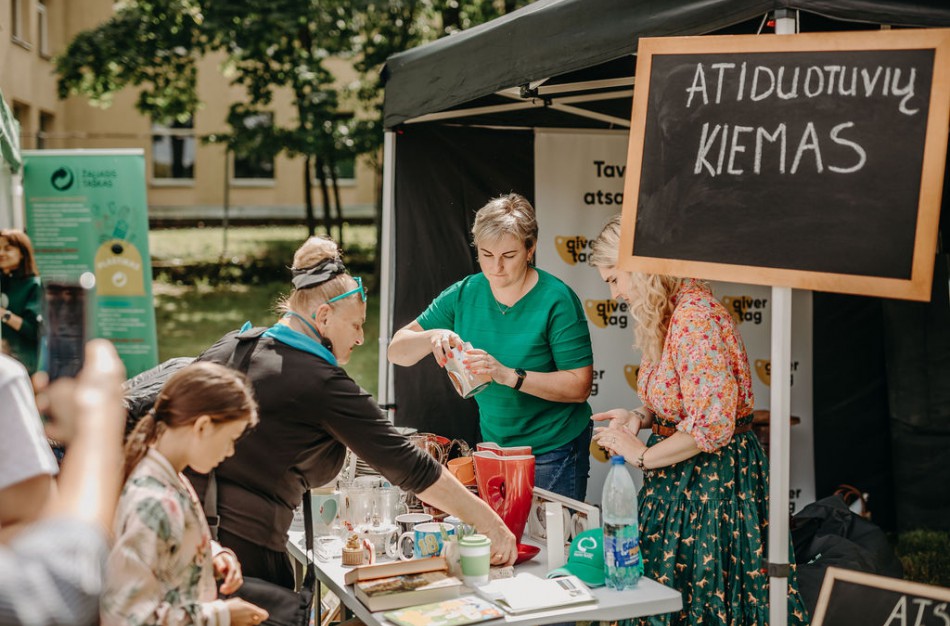 Jonaviškiai kviečiami nemokamai mainytis rūbais, atiduoti senus daiktus ir atnaujinti vaikų žaislus