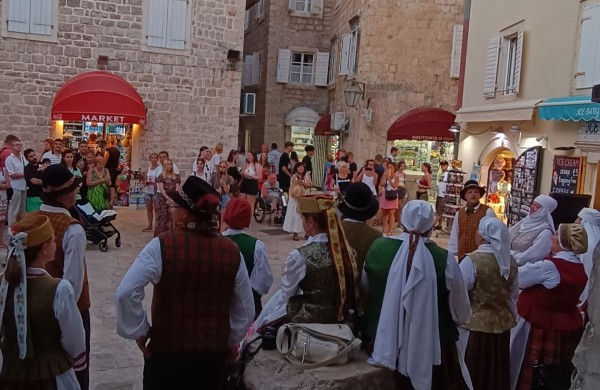 ,,Laduta" dalyvavo XII-ajame tarptautiniame muzikos ir šokio festivalyje ,,MONTENEGRO SUMMER FEST"