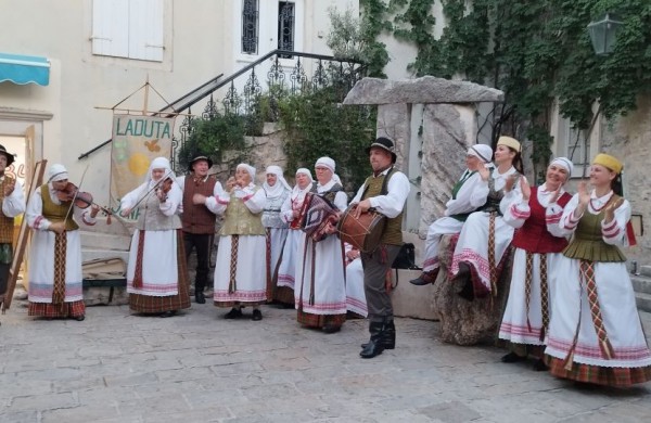 ,,Laduta" dalyvavo XII-ajame tarptautiniame muzikos ir šokio festivalyje ,,MONTENEGRO SUMMER FEST"
