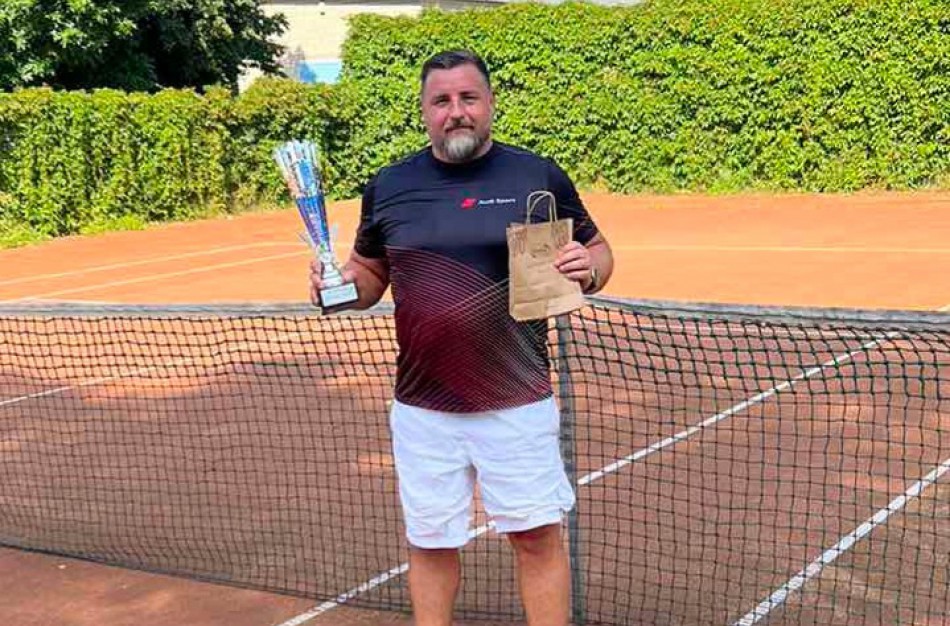 Jonavoje vyko septintasis tradicinis teniso turnyras, skirtas Jonavos garbės piliečio Jono Sirvydžio taurei laimėti