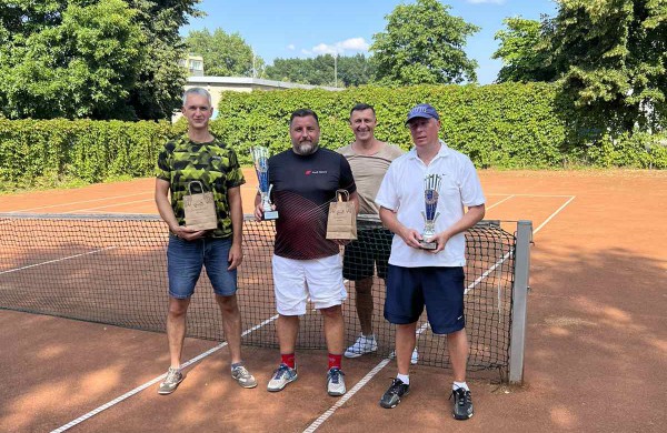 Jonavoje vyko septintasis tradicinis teniso turnyras, skirtas Jonavos garbės piliečio Jono Sirvydžio taurei laimėti