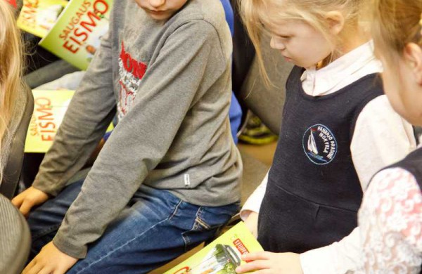 Mokyklose ir Ruklos pabėgėlių priėmimo centre lankėsi Susisiekimo ministras R.Sinkevičius