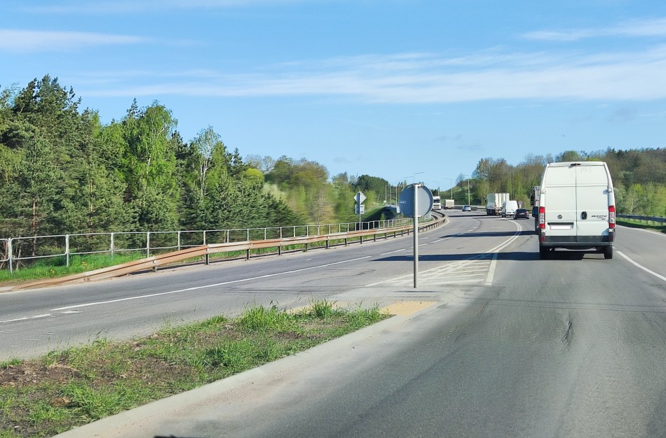 Apmaudas dėl panaikintos perėjos niekur nedingo: pastabų turi ne tik achemiečiai, bet ir vairuotojai