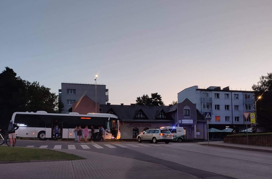 Autobusui staiga stabdžius, nukentėjo nepilnametė