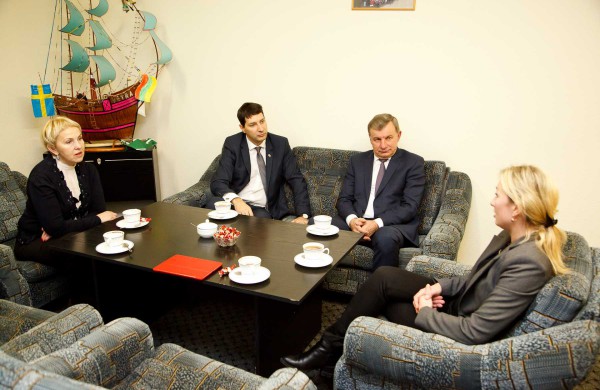 Mokyklose ir Ruklos pabėgėlių priėmimo centre lankėsi Susisiekimo ministras R.Sinkevičius