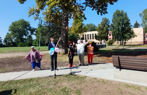 Mokyklos gatvėje atidaryta nauja žaidimų erdvė