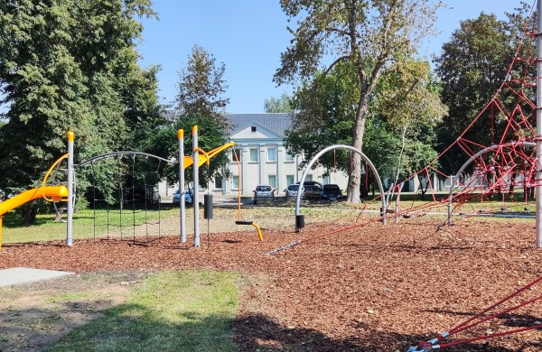 Mokyklos gatvėje atidaryta nauja žaidimų erdvė