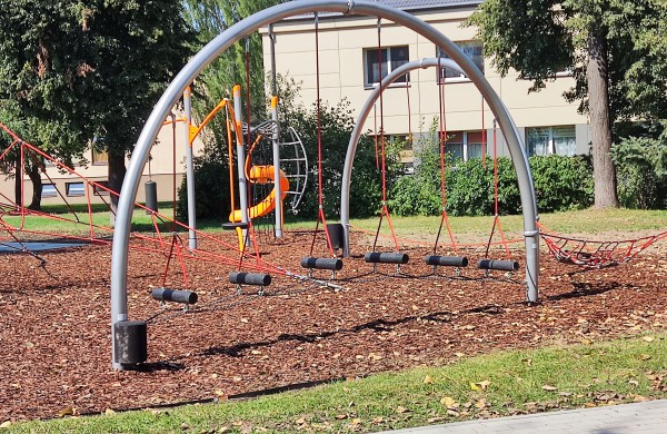 Mokyklos gatvėje atidaryta nauja žaidimų erdvė