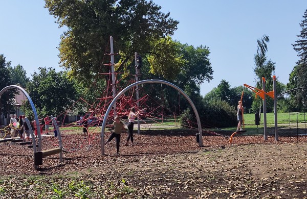 Mokyklos gatvėje atidaryta nauja žaidimų erdvė