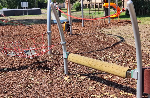 Mokyklos gatvėje atidaryta nauja žaidimų erdvė