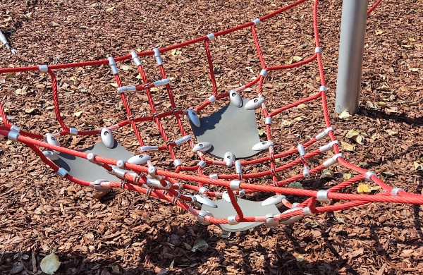 Mokyklos gatvėje atidaryta nauja žaidimų erdvė