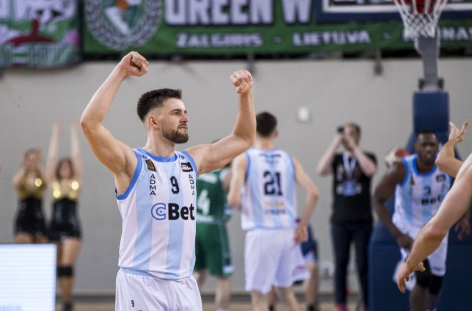 Edvinas Šeškus ir toliau rungtyniaus Jonavoje