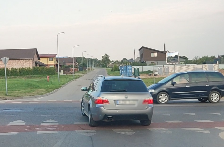 Dalis vairuotojų toliau vadovaujasi posakiu: ,,Kaip noriu, taip važiuoju"