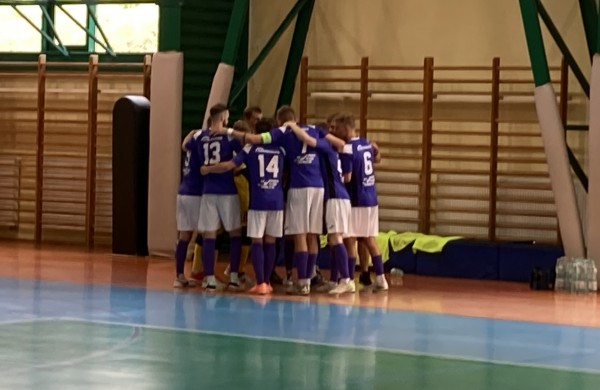 Jonavos „Vikingai“ Lenkijoje salės futbolo turnyre „Copernicus Cup“ iškovojo sidabro medalius