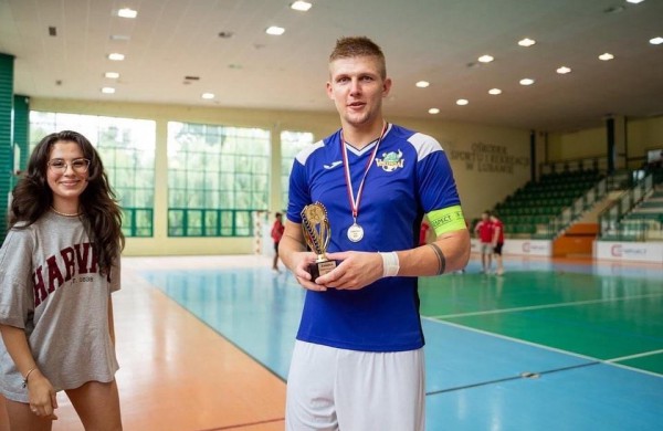 Jonavos „Vikingai“ Lenkijoje salės futbolo turnyre „Copernicus Cup“ iškovojo sidabro medalius