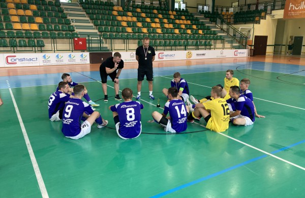 Jonavos „Vikingai“ Lenkijoje salės futbolo turnyre „Copernicus Cup“ iškovojo sidabro medalius