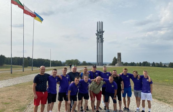 Jonavos „Vikingai“ Lenkijoje salės futbolo turnyre „Copernicus Cup“ iškovojo sidabro medalius