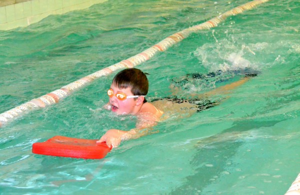 Šventiniai Jonavos jaunųjų plaukikų startai