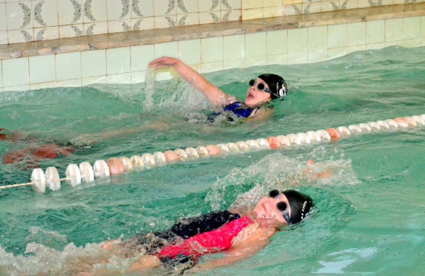 Šventiniai Jonavos jaunųjų plaukikų startai