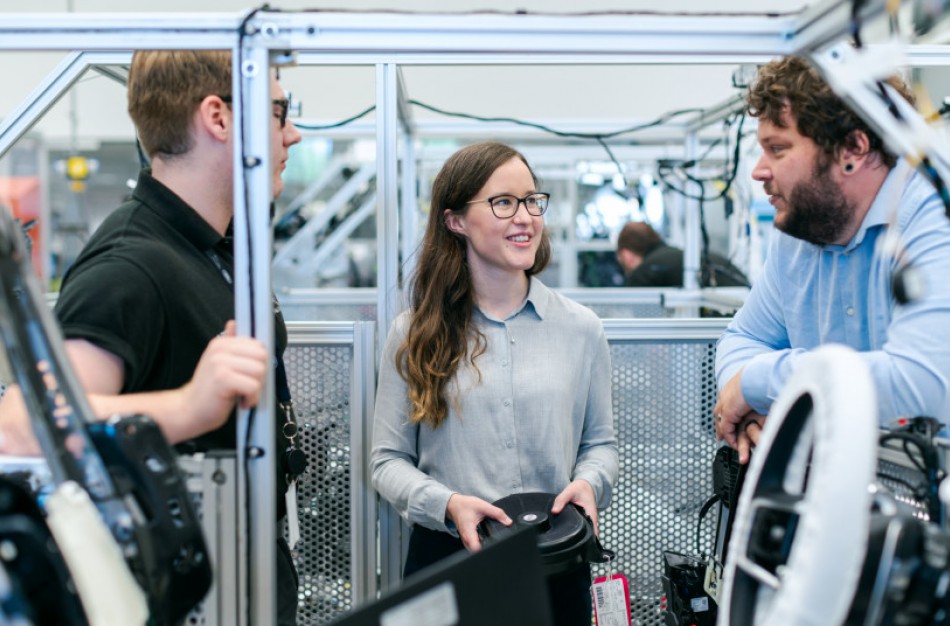 Profesinių mokyklų mokiniai kviečiami mokytis pameistrystės būdu: už mokymąsi gaunamas atlyginimas