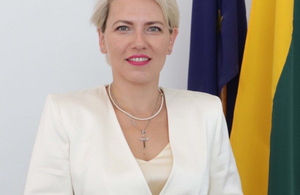 Vaikams grįžtant į mokyklas – priminimas apie perkamų žaislų, saugos priemonių ir kitų gaminių pavojus