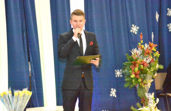 Valso ritmu ant parketo sukosi ir jonaviečių poros