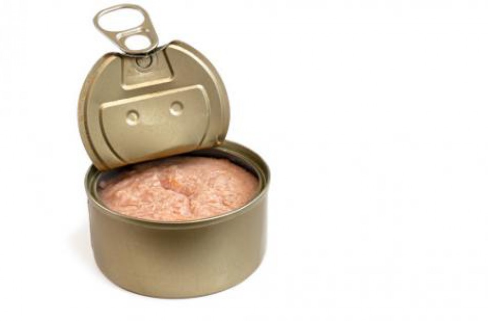 VMVT ragina nepirkti mėsos konservų iš nelegalių pardavėjų