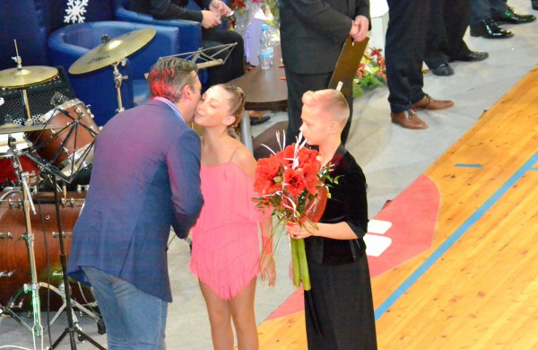 Valso ritmu ant parketo sukosi ir jonaviečių poros