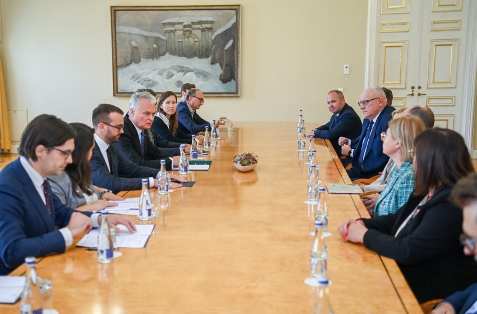 Prezidentas susitiko su opozicinių frakcijų atstovais: aptartos galimos veiksmingos valstybės paramos gyventojams ir verslui energijos kainų šoko situacijoje priemonės