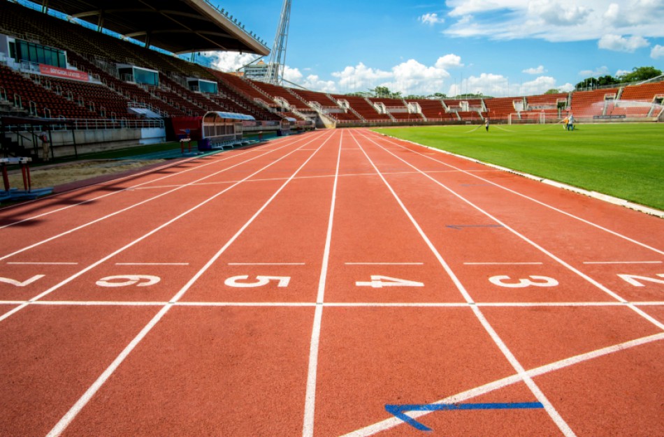 Vėžį sukeliantys policikliniai aromatiniai angliavandeniliai ribojami sporto aikštelių dangoje