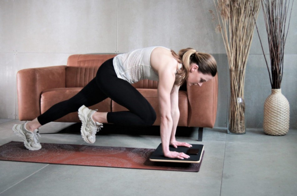 Pokovidinį sindromą jaučiantys asmenys kviečiami sugrįžti į ritmą ir sportuoti namuose pagal specialiai jiems sukurtą programą