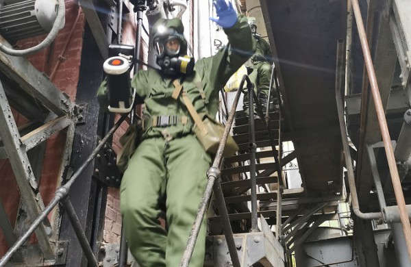 Inžinerijos bataliono karių pratybos Slovakijoje: tikros kovinės nuodingosios medžiagos ir realus pavojus apsinuodyti