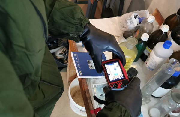 Inžinerijos bataliono karių pratybos Slovakijoje: tikros kovinės nuodingosios medžiagos ir realus pavojus apsinuodyti