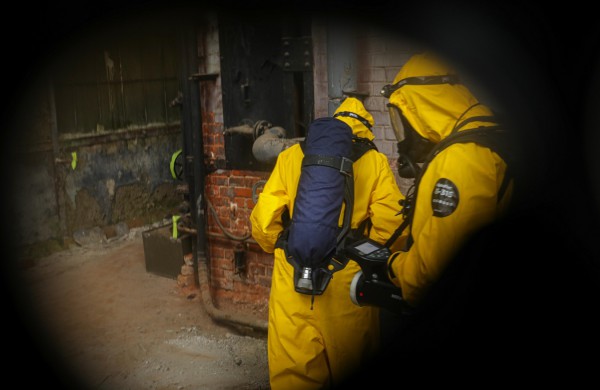 Inžinerijos bataliono karių pratybos Slovakijoje: tikros kovinės nuodingosios medžiagos ir realus pavojus apsinuodyti